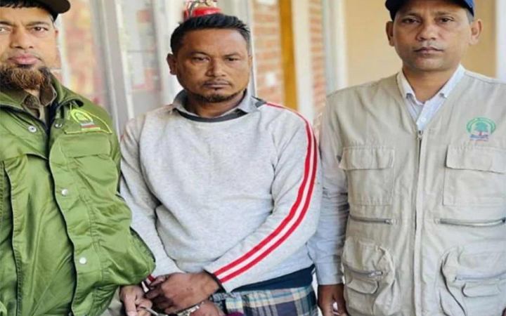 ১০২ কেজি হরিণের মাংসসহ শিকারি আটক