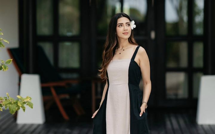 প্রকৃতির অপার সৌন্দর্যের লীলাভূমি মালদ্বীপে মুগ্ধতা ছড়াচ্ছেন মিম