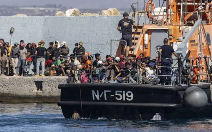 গ্রিসের ক্রিট দ্বীপে অভিবাসীদের ঢল, পাঁচ দিনে উদ্ধার ৮৪০