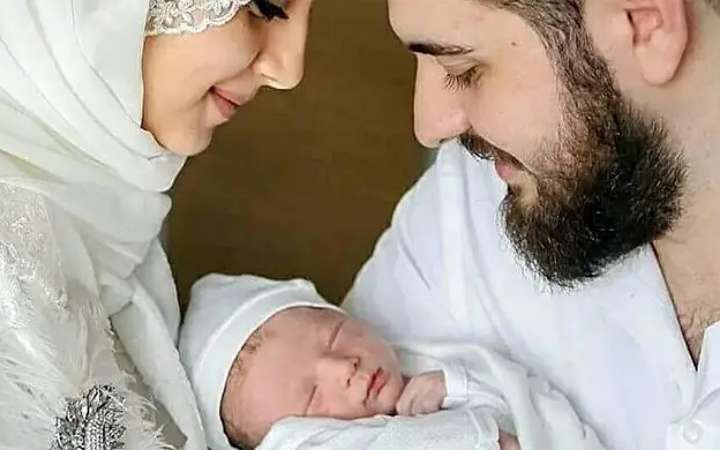 কারো সন্তান হলে যে পদ্ধতিতে শুভেচ্ছা জানাবন