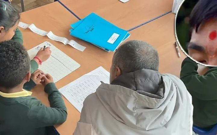 তিলক পরায় হিন্দু ছাত্রকে স্কুল থেকে বের করে দেওয়ার অভিযোগ