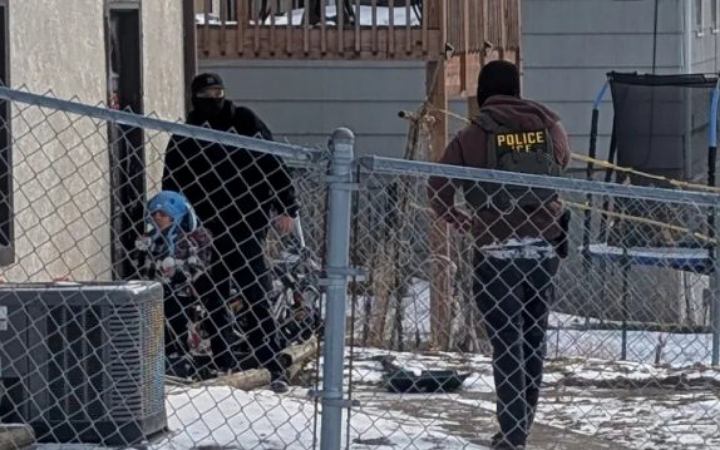 মিনেসোটায় চলছে অভিবাসনবিরোধী অভিযান, শিশুসহ আটক ২