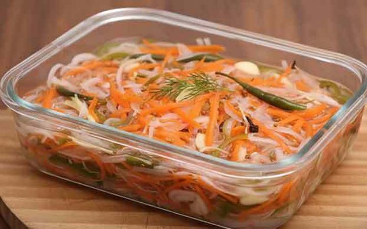 রেসিপি : সুস্বাদু গাজরের আচার