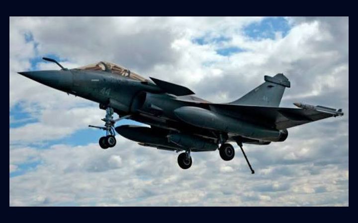 ফ্রান্সের কাছ থেকে শতাধিক রাফাল যুদ্ধবিমান কিনছে ভারত