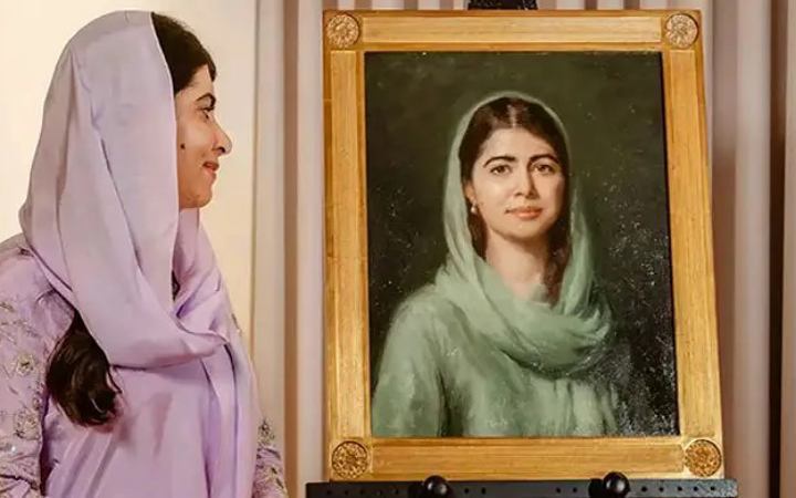 অক্সফোর্ডে উন্মোচন হলো মালালার প্রতিকৃতি