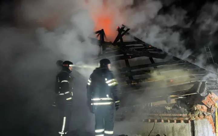 রুশ ড্রোন হামলায় বাবা ও তিন সন্তান নিহত, বেঁচে গেলেন গর্ভবর্তী মা