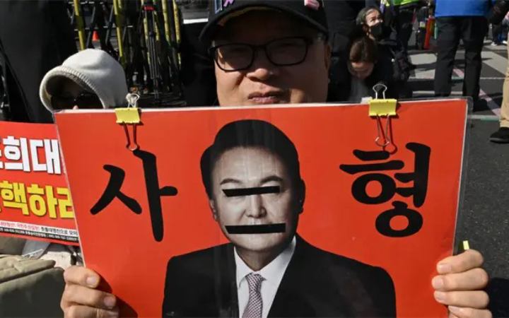 দক্ষিণ কোরিয়ার সাবেক প্রেসিডেন্টের যাবজ্জীবন কারাদণ্ড