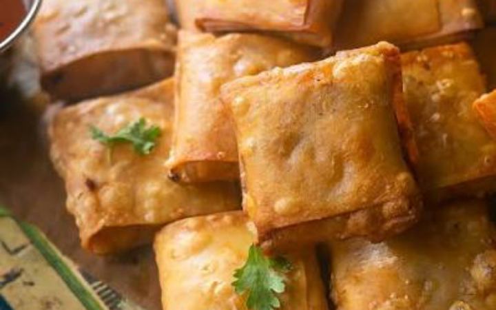 ঘরেই তৈরি করুন মজাদার পকেট সমুচা