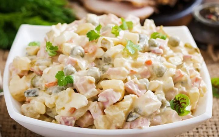 ইফতারে রাখতে পারেন রাশিয়ান সালাদ