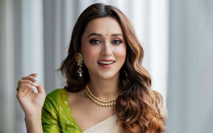 প্রোগ্রামে যোগদান না করায় মিমি চক্রবর্তীর বিরুদ্ধে মামলা