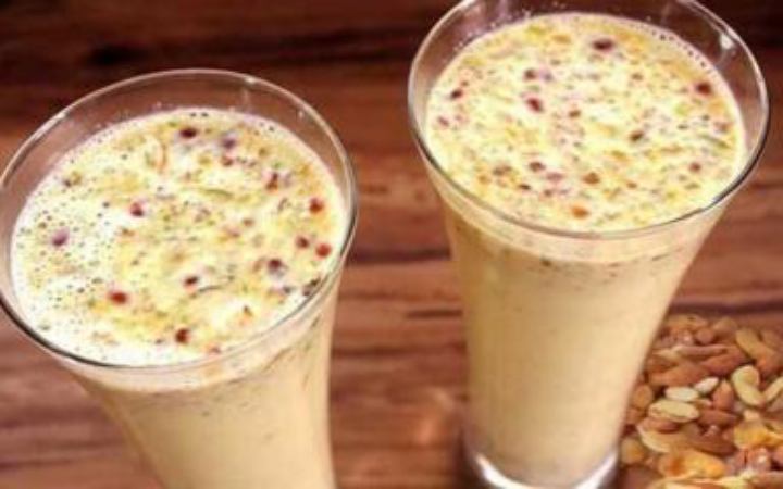 ইফতারে রাখতে পারেন পুষ্টিকর বাদামের শরবত
