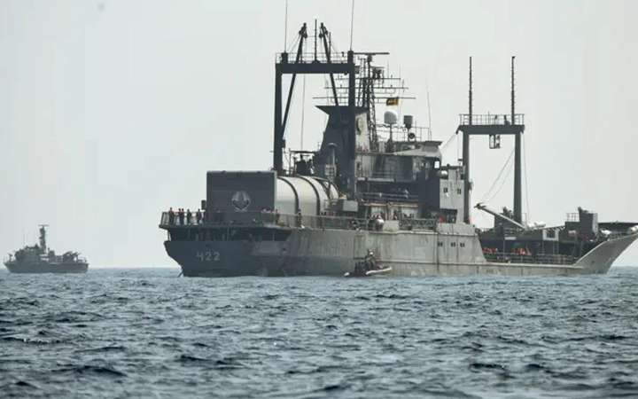 ইরানের জাহাজের কাছে যাচ্ছে শ্রীলঙ্কার নৌবাহিনীর উদ্ধারকারী নৌযান