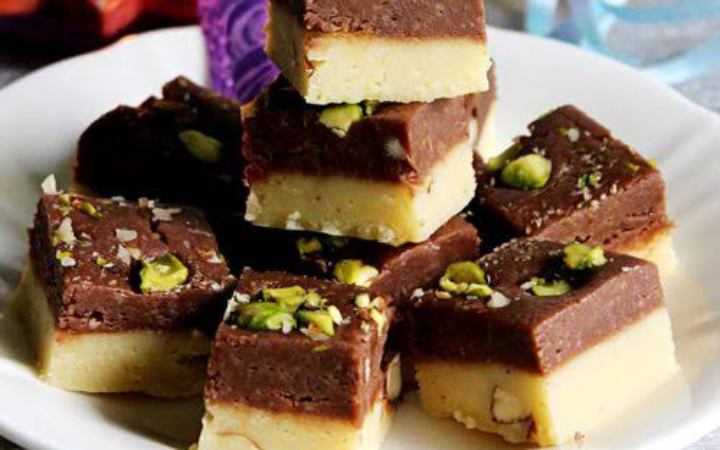 রেসিপি : ডাবল লেয়ারের চকলেট বরফি