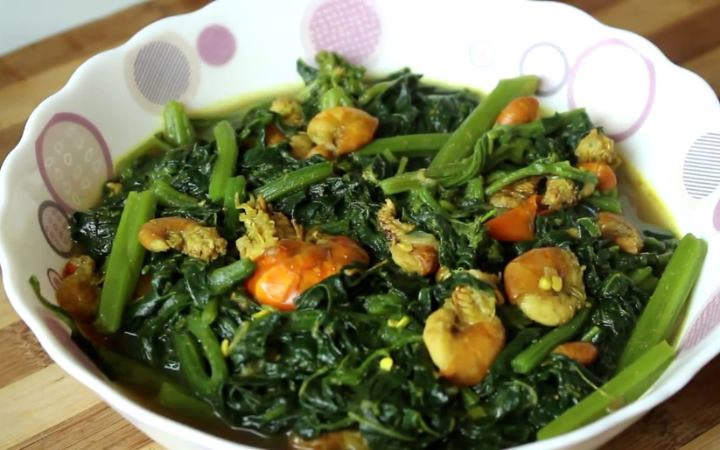 চিংড়ি লাউ শাকের রেসিপি