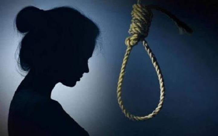 নালিতাবাড়ীতে নববধূর ঝুলন্ত মরদেহ উদ্ধার