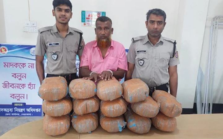 নেত্রকোনায় ২৮ কেজি গাঁজাসহ আটক ১