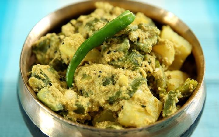 প্রচন্ড গরমে পাতে রাখুন ঝিঙে আলু পোস্ত