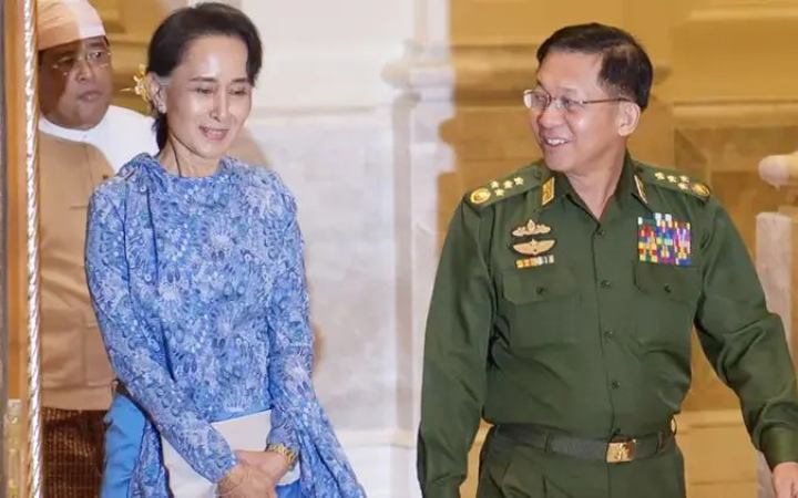 সু চির কারাদণ্ডের মেয়াদ কমালেন প্রেসিডেন্ট হ্লেইং