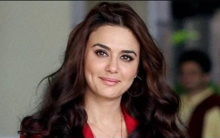 ঈশ্বরকে ধন্যবাদ আমাকে এত ভালোবাসা দেওয়ার জন্য - প্রীতি জিনতা