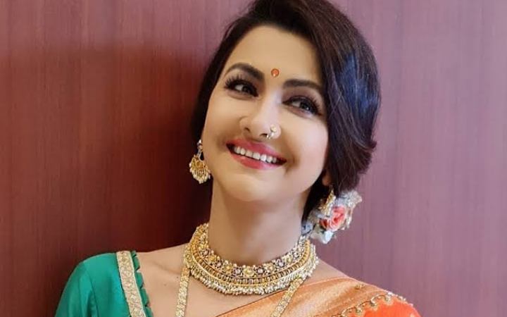আইনি জটিলতায় রচনা ব্যানার্জি