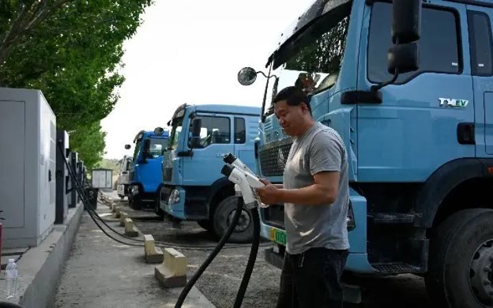 জ্বালানি সংকটে দক্ষিণ এশিয়ায় চীনের বৈদ্যুতিক ট্রাকের চাহিদা তুঙ্গে