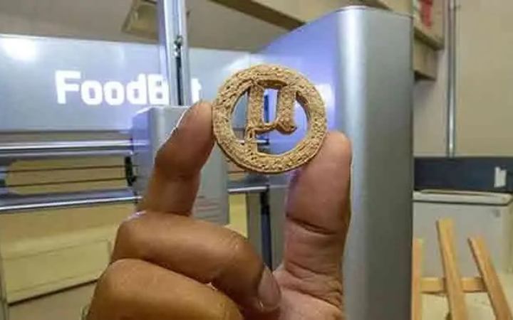 প্লাস্টিক থেকে প্রোটিনসমৃদ্ধ বিস্কুট!