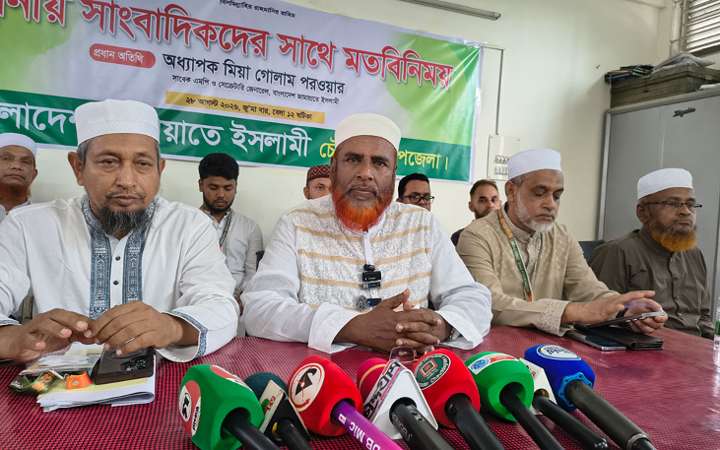 সরকার বিরোধীদলীয় আসনে দারোয়ান হিসেবে নারী এমপিদের দায়িত্ব দিয়েছে: পরওয়ার