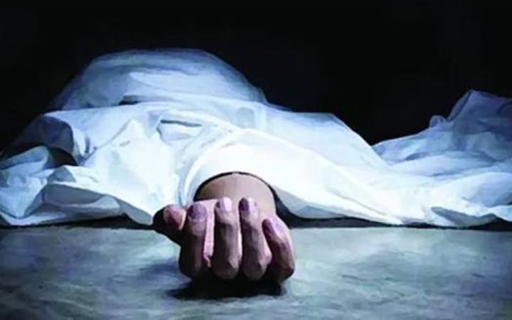 নওগাঁয় গৃহবধূর ঝুলন্ত মরাদেহ উদ্ধার