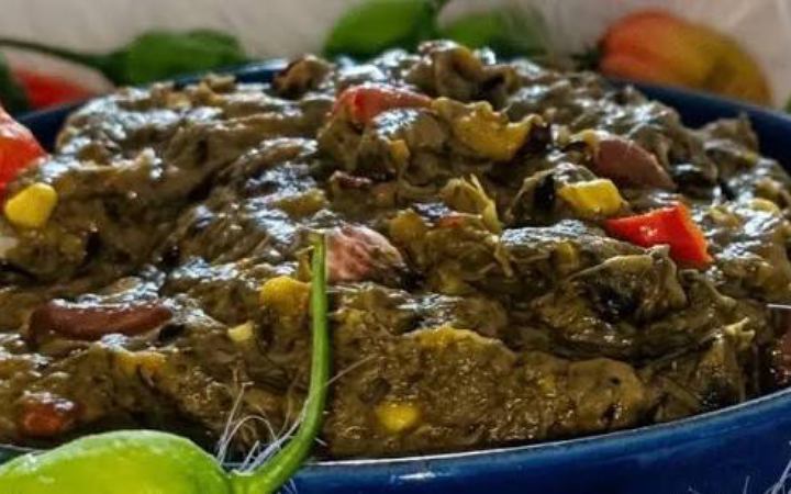 রেসিপি : পাকা টমেটো দিয়ে কচুর শাক রান্না