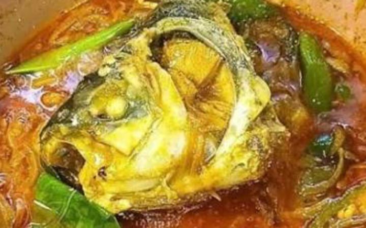 রেসিপি : মাছের মাথা দিয়ে টমেটো ঝোল