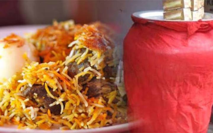জেনে নিন বিরিয়ানির হাঁড়িতে কেন লাল কাপড় থাকে?