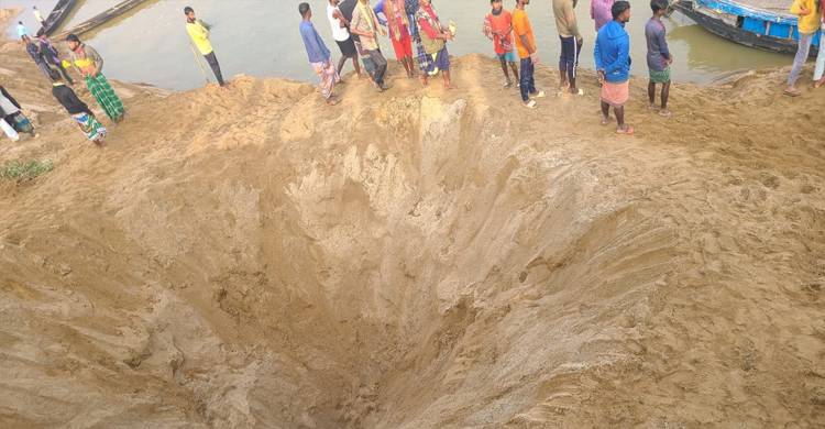জাফলংয়ে বালুচাপায় শ্রমিকের মৃত্যু