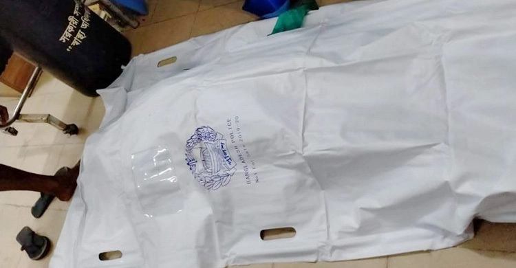 রেললাইনে হাঁটার সময় ট্রেনে কাটা পড়লেন মাছ ব্যবসায়ী