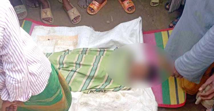বালুর স্তূপ ধসে শিশুর মৃত্যু