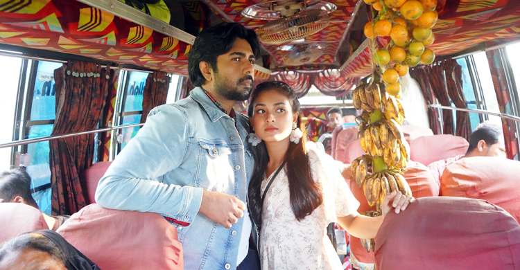 উৎসবের পর্দা নামছে ‘পথে হলো দেরী’ দিয়ে