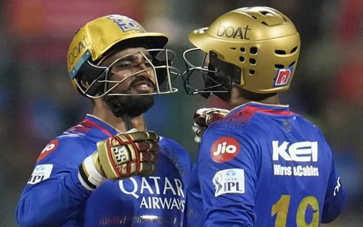 রোমাঞ্চকর ম্যাচে বেঙ্গালুরুর জয়