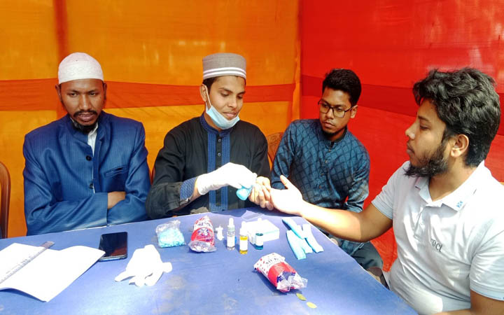 ভাষা দিবসে ইবি ছাত্র আন্দোলনের ফ্রী ব্লাড গ্রুপিং