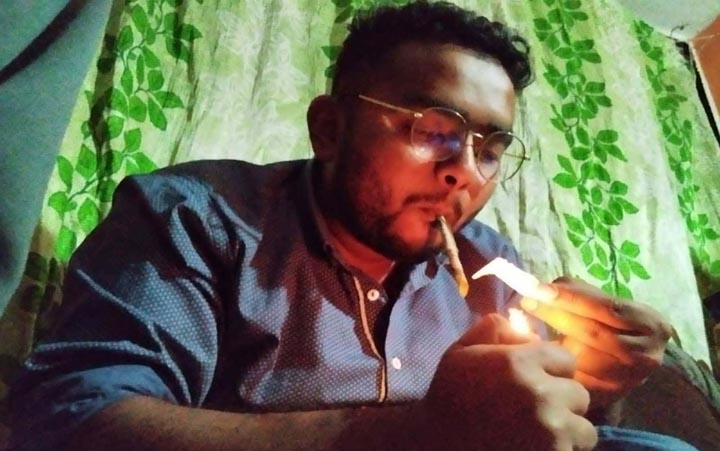 ইবির বৈছাআ নেতার 'ইয়াবা সেবন' সদৃশ ছবি ভাইরাল