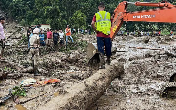 ভারী বর্ষণে হিমাচলে নিহত বেড়ে ৭৪
