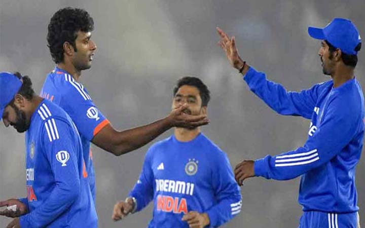 আফগানিস্তানের বিরুদ্ধে ৬ উইকেটে জয় পেল ভারত