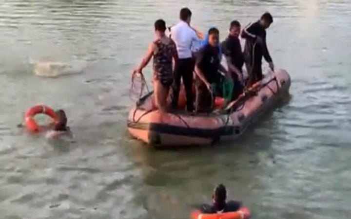 ভারতে স্কুল পিকনিকের নৌকাডুবি, শিক্ষার্থী-শিক্ষকসহ নিহত ১৫