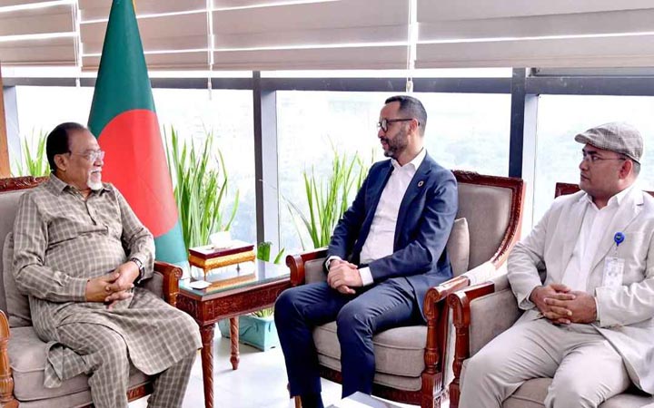 জনপ্রশাসন উপদেষ্টার সঙ্গে আন্তর্জাতিক শ্রম সংস্থা কর্মকর্তার সাক্ষাৎ