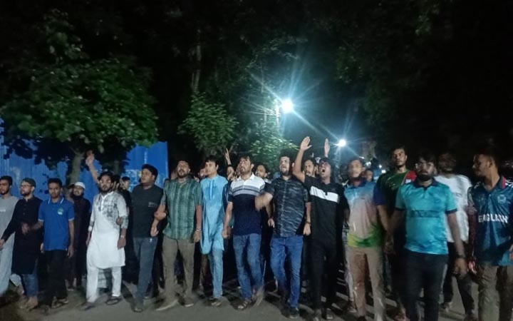 সোহাগ হত্যার প্রতিবাদে জাবিতে বিক্ষোভ মিছিল