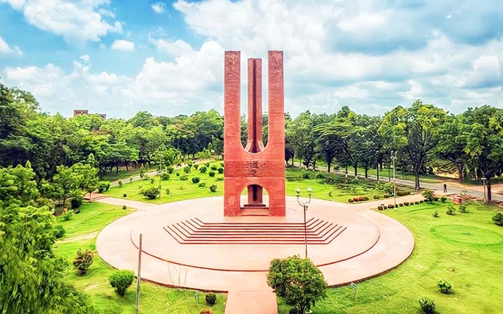 জাবিতে গাঁজাসহ বহিরাগত আটক