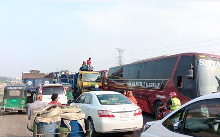 ঢাকা-টাঙ্গাইল-যমুনা সেতু মহাসড়কে ৩৫ কিলোমিটার যানজট