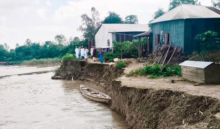যমুনায় ভাঙন, বিলীন হচ্ছে বসতভিটা