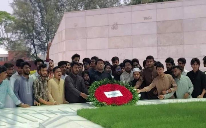 জিয়ার কবর জিয়ারত করলেন জাকসুর ভিপি