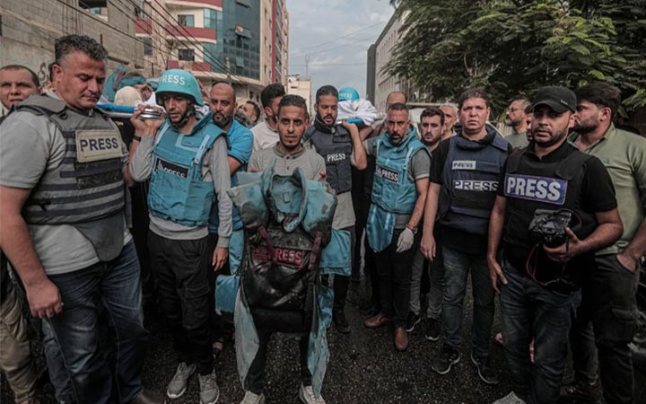 ইসরাইল-হামাস যুদ্ধে প্রাণ গেল ১২ সাংবাদিকের