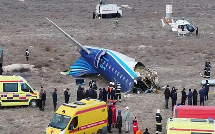 কাজাখস্তানে বিমান দুর্ঘটনা: দায়ীদের শাস্তির দাবি বাকুর