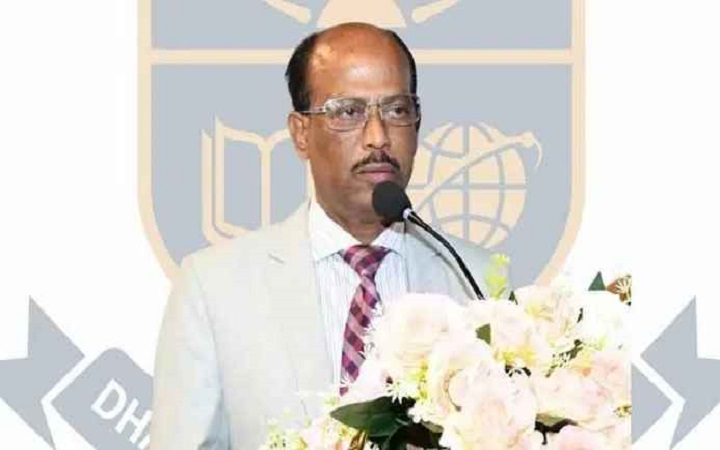 বিক্ষোভের মধ্যেই ঢাকা সেন্ট্রাল ইউনিভার্সিটির ভিসির দায়িত্ব গ্রহণ